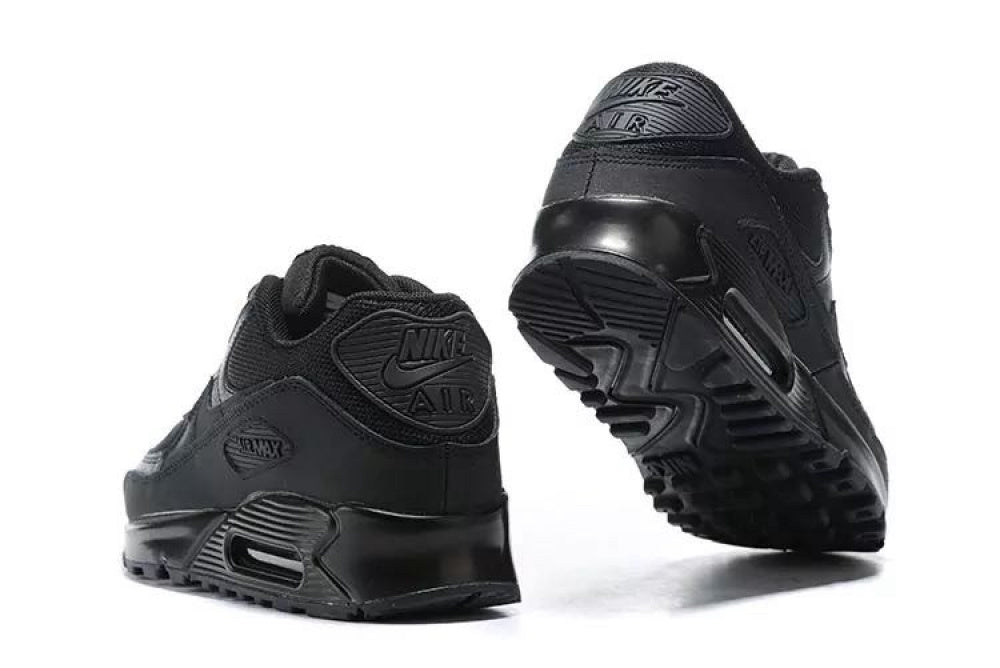 Air Max 90 "Triple Black"