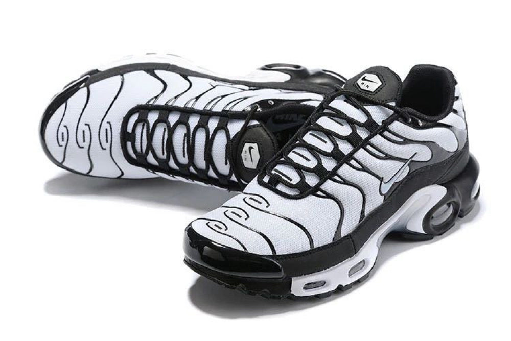 Air Max TN Plus "Oreo" 2